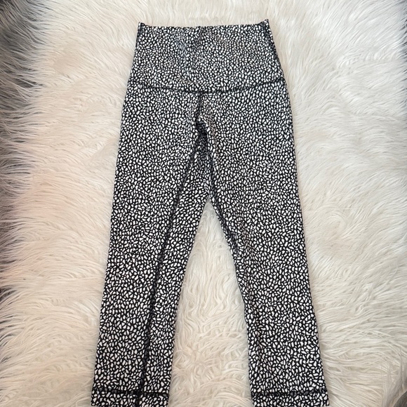 lululemon athletica Pants - Lululemon cropped leggings size 4
